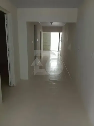 Casa no Olaria Para Venda com 2 Quartos, Varanda e Quintal