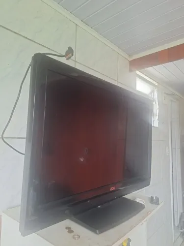 TV 32 AOC