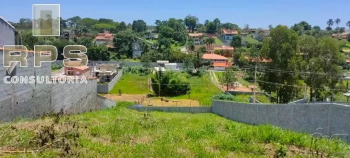 Terreno de 1118m² no Jardim Centenário em Atibaia, em aclive e proporciona vista panorâmic