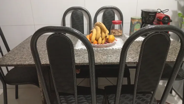 Mesa de mármore 6 cadeiras