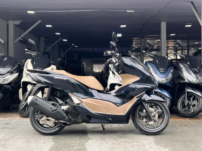 PCX DLX 160 2025