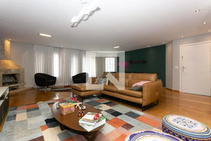 Casa à Venda - Vila Carrão, 3 Quartos, 400 m2
