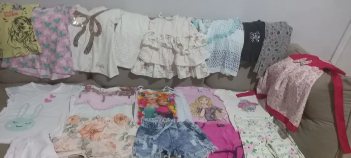 Lote de roupas novas e semi  novas varias peças cem uso