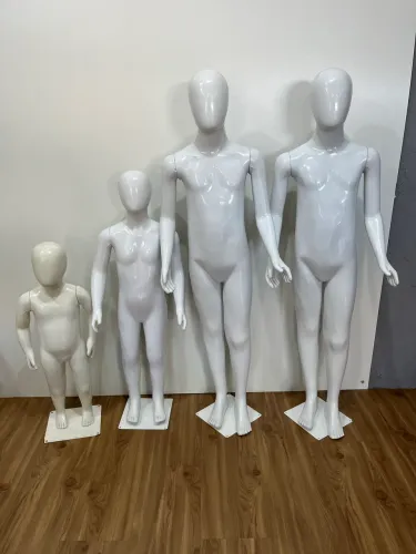 Manequim infantil e juvenil