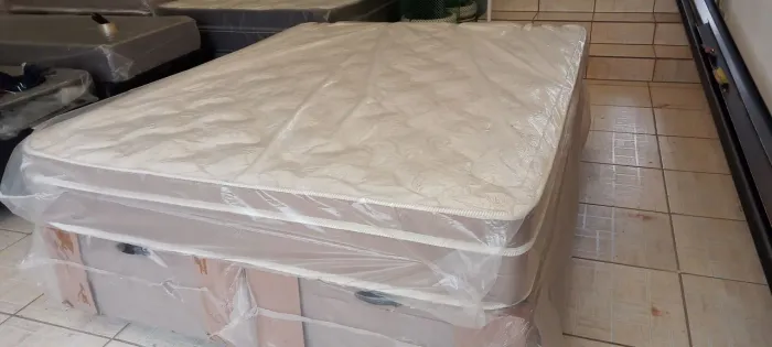 Cama box baú queen