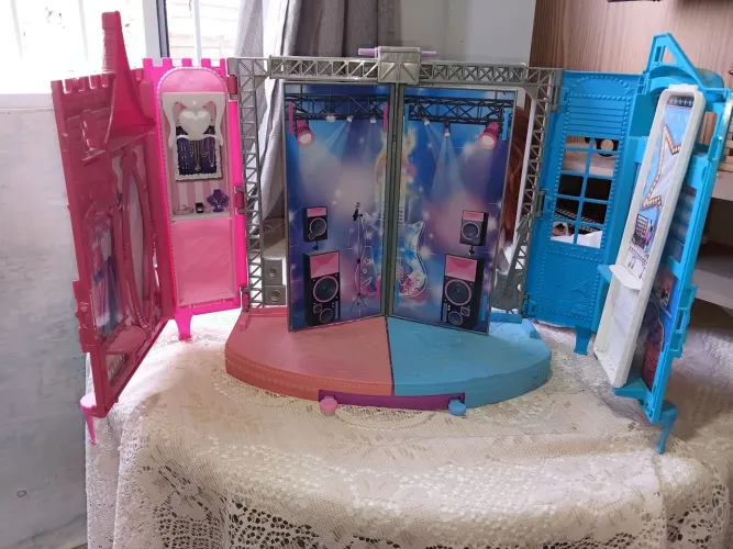 Palco da barbie rock 