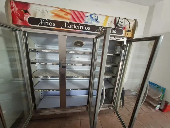 Freezer vertical 3 portas