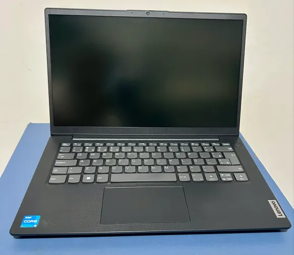 Notebook Lenovo i5 1235u / 8GB / SSD nvme 256