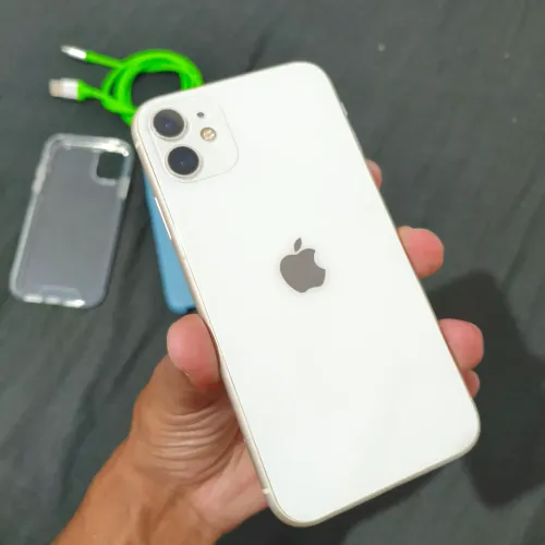 iPhone 11 64gb + 2 capinhas 