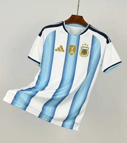 Camisa Argentina Adidas Copa 2026 com patch de Campeã Mundial - torcedor - Pronta entrega
