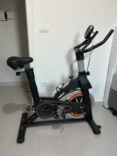 Bicicleta ergométrica nova