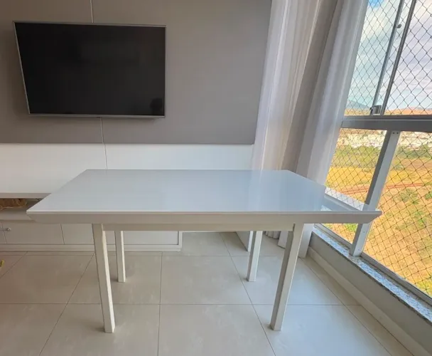 Mesa alto padrão (sem cadeiras)