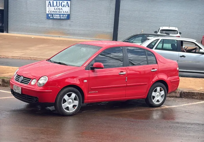Volkswagen Polo Sedan 1.6 MI 101cv 8V 4P 2004