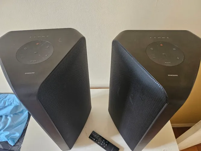 Par de caixas samsung tower com capas