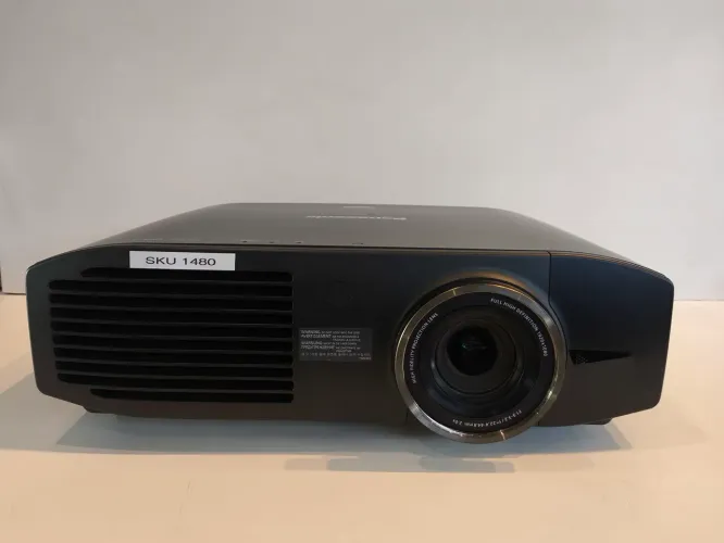 Projetor Panasonic PT- AE8000 3D FUNCIONANDO PERFEITAMENTE - APROVEITA A OPORTUNIDADE