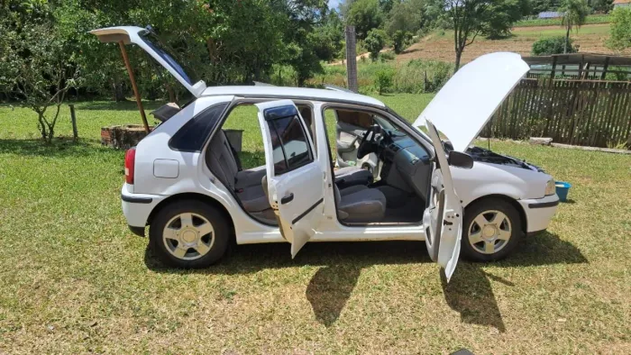 Volkswagen Gol Geração III 1.6 MI 8V Gasolina Mec. 4P 2000