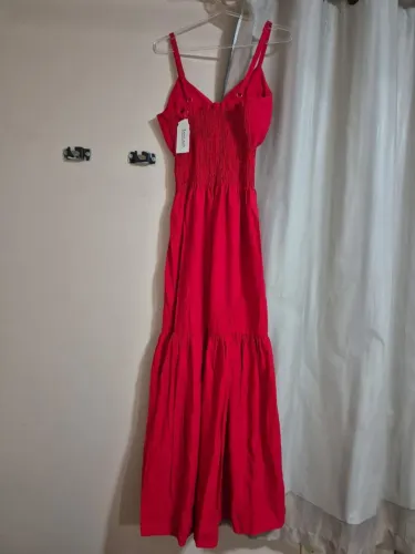Vestido novo, nunca usado
