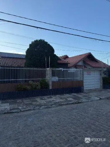 Casa com 3 dormitórios à venda, 249 m² por R$ 850.000,00 - Catolé - Campina Grande/PB
