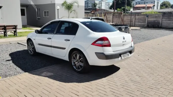 Renault Megane Sedan Dynamique Hi-flex 1.6 16V 2011