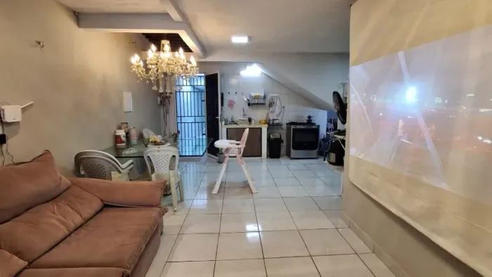 Aluga-se Apartamento com 03 suítes + Quintal no José Bonifácio!!!
