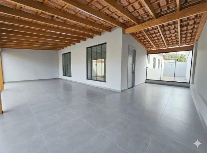 Casa à venda ou aluguel no Bairro Presidente Roosevelt - 270 m² terreno 130 m² construção
