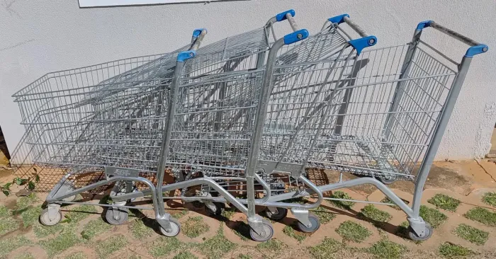 4 Carrinhos de Supermercado