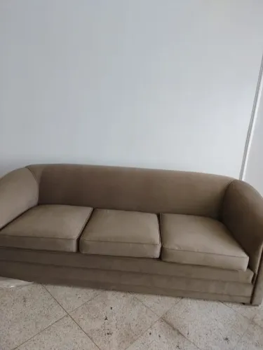  Sofá 3 Lugares Estilo Retrô / Curvo - 2,05 m