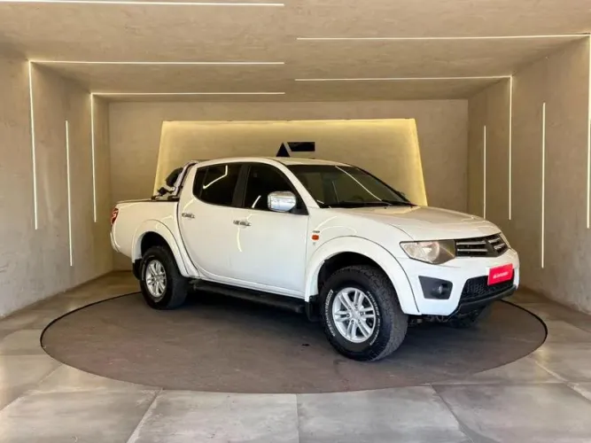 Mitsubishi L200 Triton GL 3.2 CD TB Int. Dies. Mec. 2012