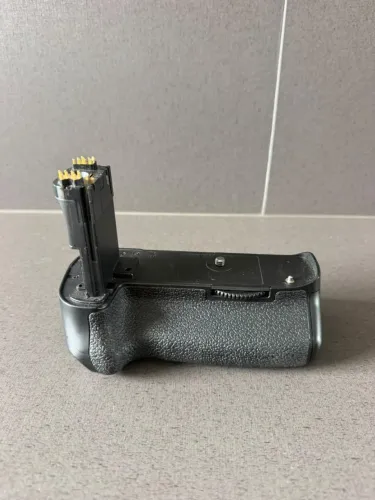 BATTERY GRIP PARA CANON 5D - BG-E11