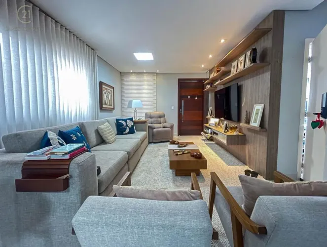 Casa para alugar no condomínio Royal Maison em Londrina, Esperança, com 3 suítes, com 223m