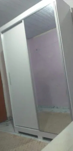 Guarda roupa com espelho 