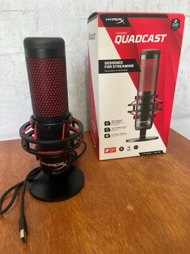 Microfone HyperX Quadcast com Caixa