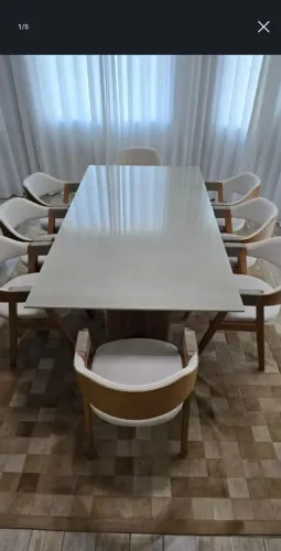 Mesa de Jantar 8 Lugares em Excelente Estado