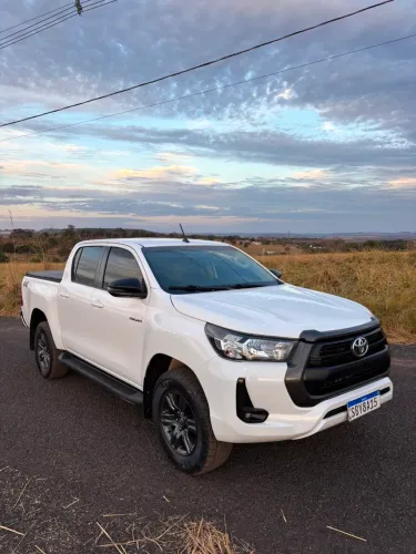 Toyota Hilux CD SR 4X4 2.8 TDI Diesel Aut. 2022