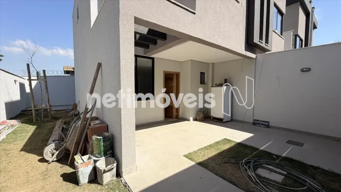 Casa geminada 3 quartos com suíte e quintal 167m²; Itapoã