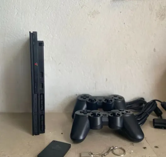 PS2 SUPER CONSERVADO E COM VARIOS JOGOS