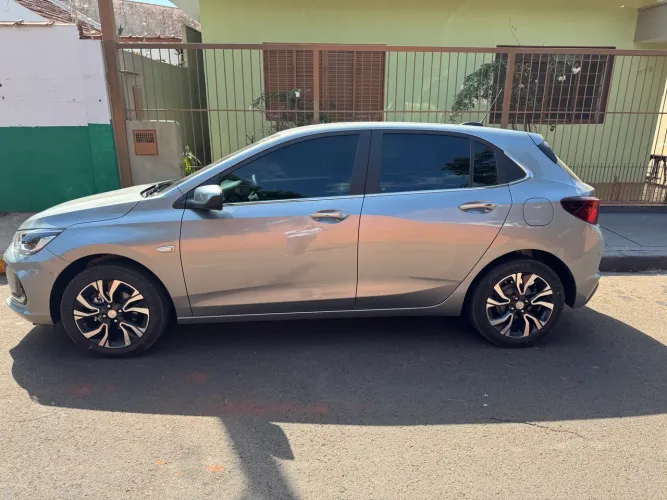 Chevrolet Onix Hatch Premier 1.0 12V TB Flex Aut. 4P 2025