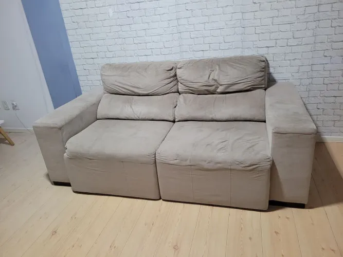 Sofá retrátil, reclinável - R$ 1000