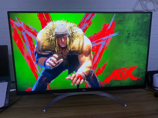 Monitor LG 32UQ750W - 4K 144hz