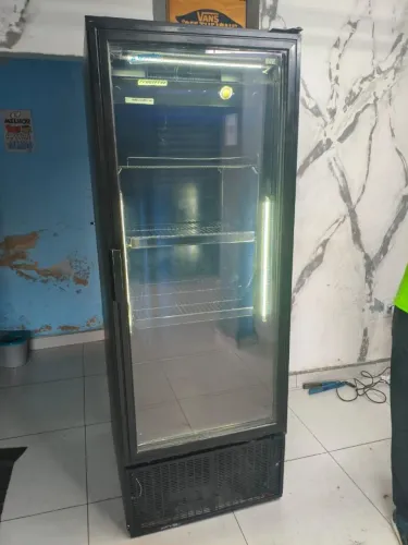 Freezer expositor cervejeiro
