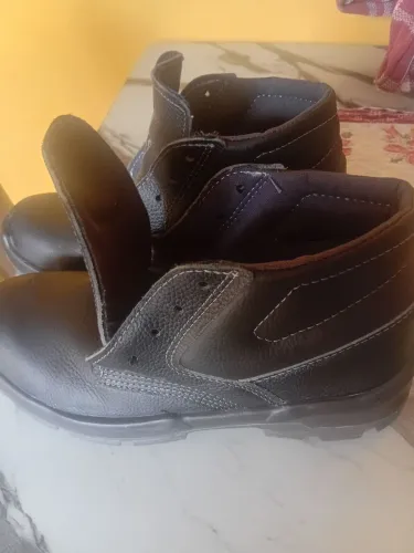 Bota nova bico de aço *