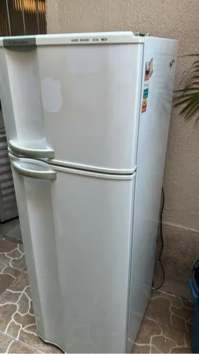 Geladeira D34 Eletrolux 260 l