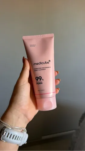 MEDICUBE PDRN NIACINAMIDE WHIP CLEANSER