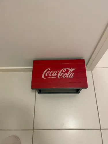 Banco banquinho de madeira coca cola