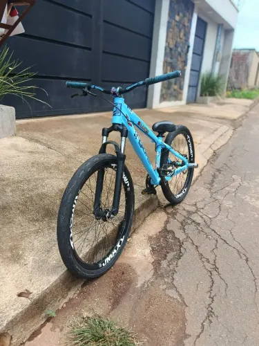 Bicicleta Gios aro 26 azul bebê