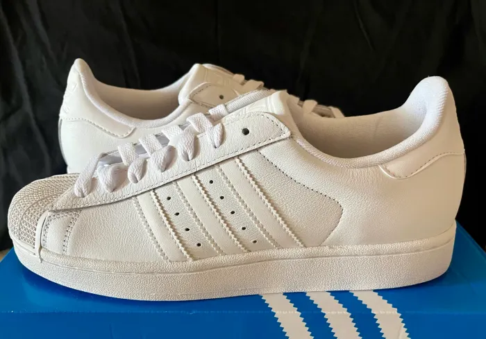 Tênis Adidas Superstar