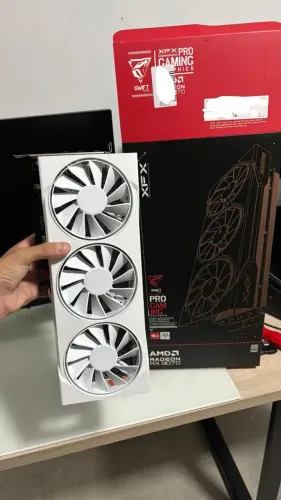 RX 9070 OC XFX SWIFT WHITE TRIPLE FAN 16GB