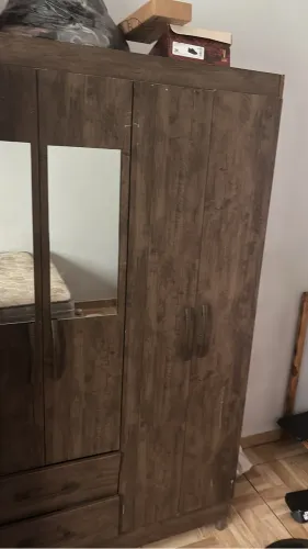 Vendo guarda roupa , somente interessados no PV
