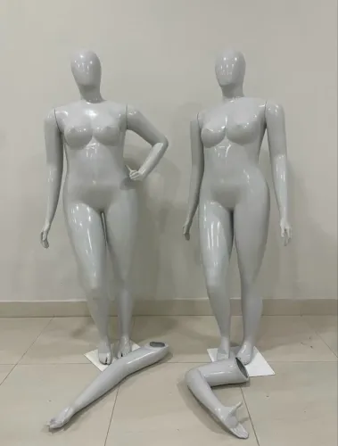 Manequins Femininos de Fibra para Loja - Kit com 2 Unidades