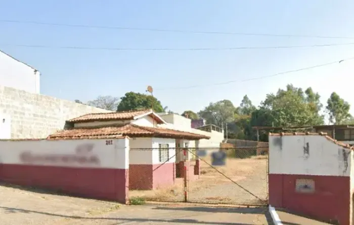 Imóvel coml. c/ 2.425m²a.t. em Guaxupé/MG